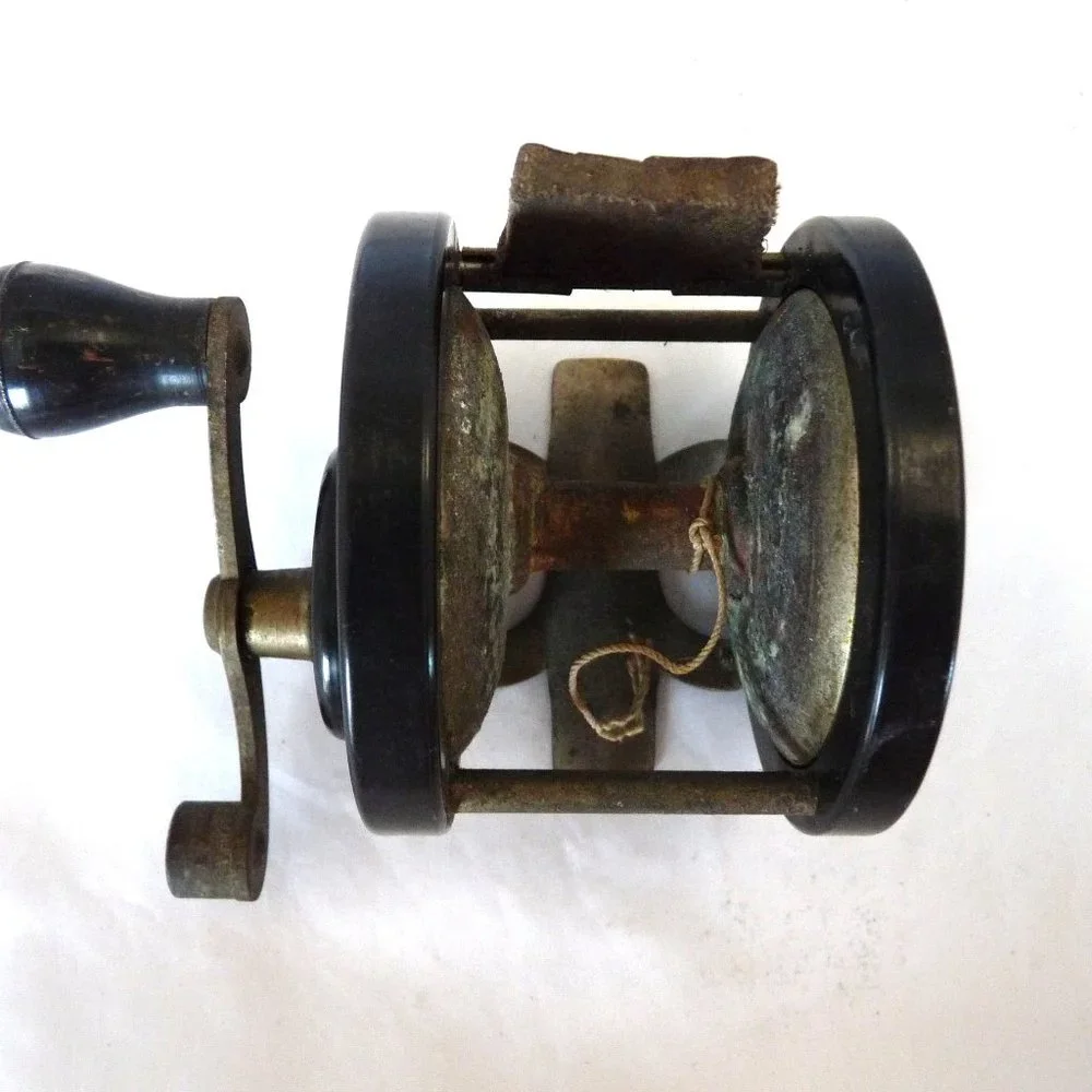 Old Salt Surf Reel vintage fishing No 15 250 yds. salt water - Picture 2 of 5